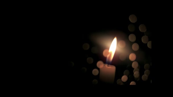 Överst Brinnande Ljus Elden Rycker Vinden Runda Bokeh Från Ljus — Stockvideo
