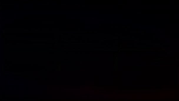 Luces Intermitentes Horizontales Azul Rojas Sobre Fondo Negro Los Servicios — Vídeo de stock