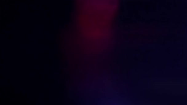 Швидкий Розмитий Синій Світло Витоку Напів Екрану Чорний Фон Накладання — стокове відео