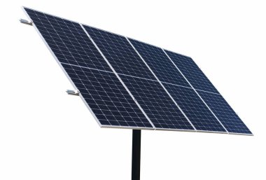 Kare metal kutba kurulumunda büyük güneş panelini kes