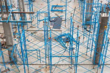 İnşaat alanı, iskeledeki işçiler..