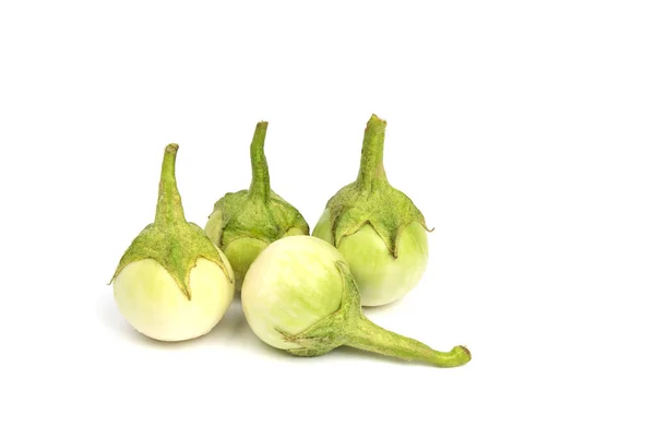 Beyaz Zemin Üzerine Taze Patlıcan — Stok fotoğraf