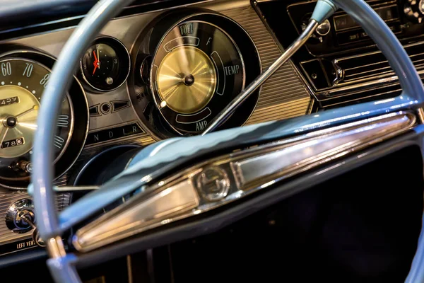 Classic American Car Dashboard Steering Wheel Rim Visible Natural Patina — Stock Photo, Image