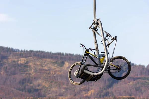 Bicicleta Downhill Teleférico Transporte Bicicletas Downhill Para Topo Montanha — Fotografia de Stock
