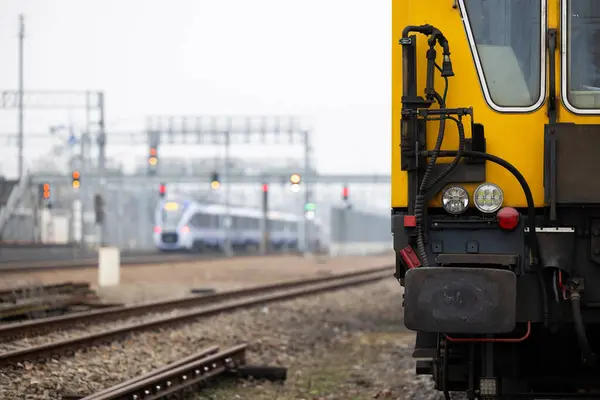 Žlutý Technický Vlak Pro Broušení Kolejnic Stojící Železničním Obchvatu Zařízení — Stock fotografie