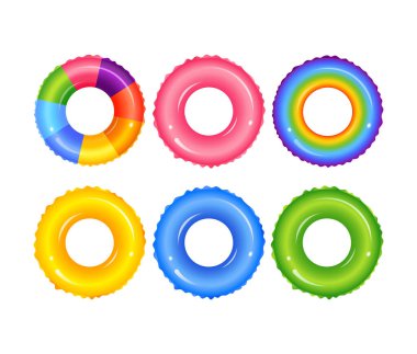 Suda yüzen rengarenk yüzme halkaları. Yaz ve havuz partisi tasarımları için mükemmel.