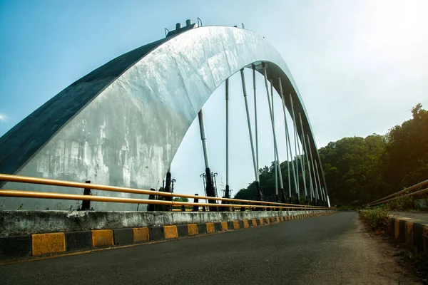 Bajulmati bridge with suspension made of concrete and metal pillars