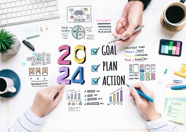 2024 hedef plan eylemi dijital dönüşüm ve strateji vizyonu, görünüm kavramları üzerinden pazarlama, iş ekibi ve yaratıcılık. Üst görünüm çalışma tablosu