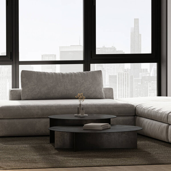 Современная городская гостиная со стильным диваном, современными журнальными столиками и панорамным видом на город, 3D рендеринг в минималистском дизайне