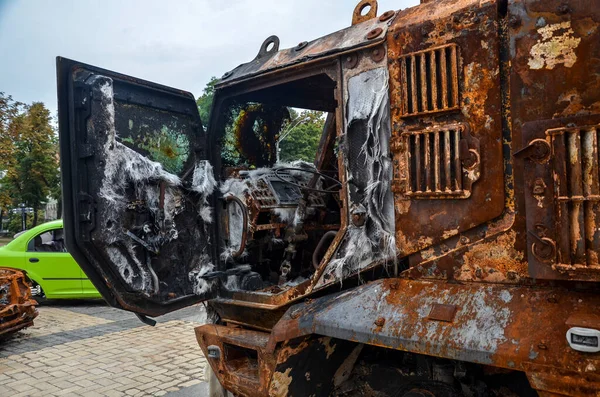 Mayına dayanıklı Kamaz Tayfun Kabini Ukrayna 'daki savaş sırasında Rus işgalcilerin zırhlı aracı.