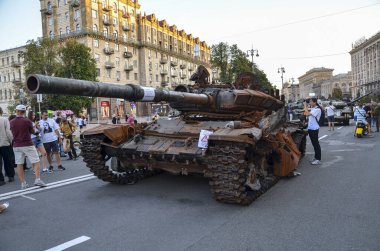 Destroyed and charred captured Russian tank in downtown Kyiv, at Khreshchatyk Street before Independence Day of Ukraine
