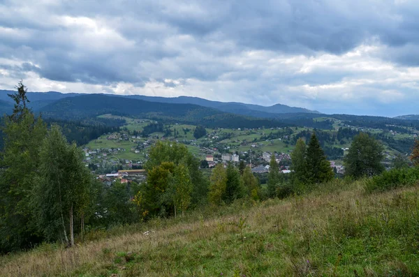 Herbstliche Ländliche Landschaft Von Der Höhe Bis Zum Grünen Wald — Stockfoto