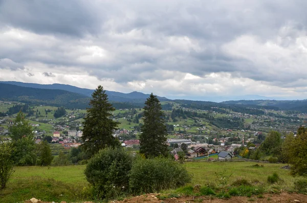 Landschaftlich Reizvoller Blick Von Oben Auf Das Dorf Worochta Umgeben — Stockfoto