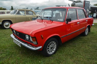 Polski Fiat 125p 1989 - 1967-1991 yılları arasında Polonya Halk Cumhuriyeti 'nde FSO fabrikasında üretilen bir otomobil. Fiat 125 'in basitleştirilmiş bir versiyonu