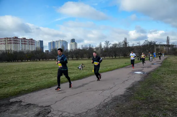 Grupp Sportiga Ungdomar Som Springer Utomhus City Maraton Race Jag — Stockfoto