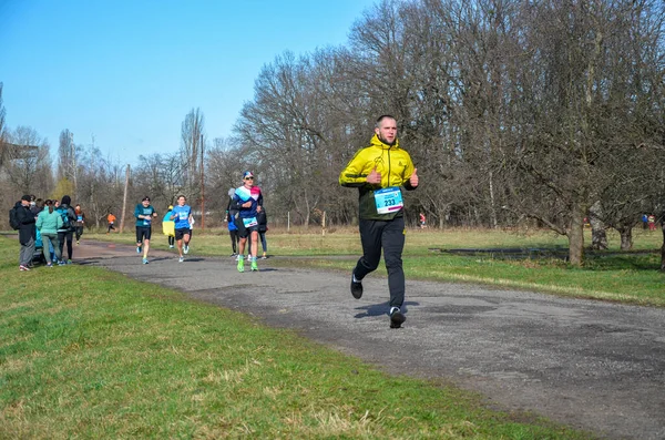 Corredores Maratón Participan Concurso Anual Organizado Kiev Ciudad Capital Ucrania — Foto de Stock
