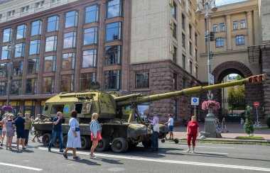 Rusça 152 mm Msta-S (M1990 Çiftliği) itilmiş obüs Haziran 2022 itibarıyla Sumy bölgesindeki çatışmalar sırasında imha edildi.