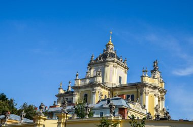 Eski kasaba Lviv, Ukrayna 'daki Yunan Katolik St. George Katedrali' nin dışı.
