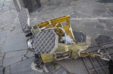 Yok edilen OTR-21 Tochka füzesinin bir parçası Rus işgalciler tarafından Ukrayna topraklarına ateşlendi.