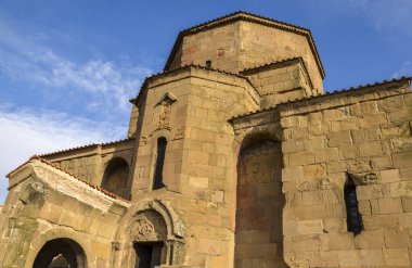 Mtskheta yakınlarındaki Antik Gürcü Ortodoks Jvari Manastırı. Gürcistan 'da popüler seyahat