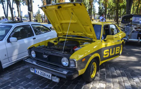 Subaru Leone, Japon otomobil üreticisi Fuji Heavy Industries tarafından 1971-1994 yılları arasında Kyiv 'deki klasik araba fuarında üretilen kompakt otomobil.