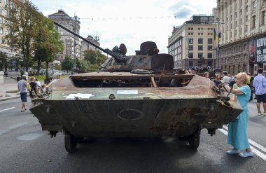 Piyade aracı BMP-2, Kyiv 'in merkezinde Khreschatyk Caddesi' nde sergilenen Ukrayna ordusu tarafından en çok üretilen zırhlı araçlardan biridir.