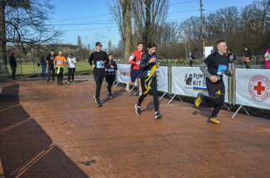 Başkent Ukrayna 'da düzenlenen yıllık yarışmaya maraton koşucuları katılıyor