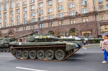 Rus Federasyonu 'nun 1989 model T-72-B3 tank modeli Ukrayna silahlı kuvvetleri tarafından yok edildi.