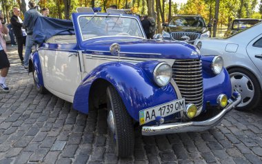 1939 SKODA. 20. yüzyılın ikinci yarısının ünlü Çek arabası. Retro araba sergisinde.