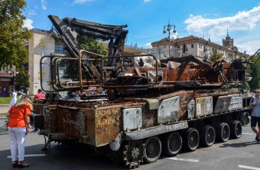 Rus ışınlayıcı erektör füze fırlatıcısı Buk 'un füzeleri taşımak, depolamak ve fırlatmak için görevlendirdiği hava füze sistemi. Yanarak yok oldu.