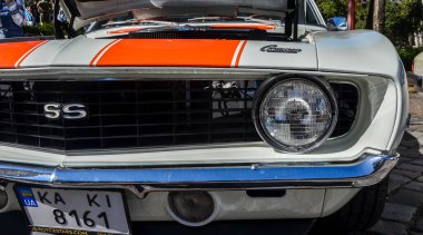 Efsanevi Amerikan spor arabası Chevrolet Camaro SS 350 'nin arka farları.