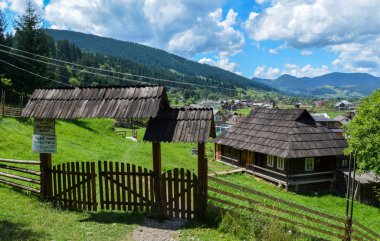 Unutulmuş Ataların Gölgeleri filminin müzesi Verkhovyna köyü, Karpat Dağları, Ukrayna