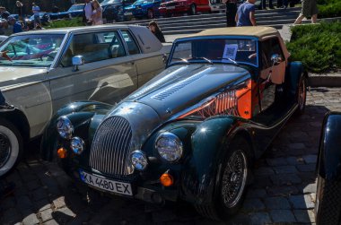 Morgan Plus Four, İngiliz otomobil üreticisi Morgan tarafından üretilen, klasik bir çekiciliği ve stili olan, benzersiz bir modern roadster spor arabasıdır. 