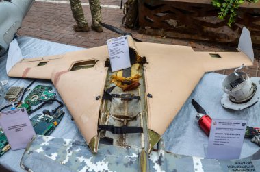 İnsansız hava aracı Kub, Ukrayna ordusu tarafından vurularak öldürüldü ve imha edilmiş Rus askeri teçhizatı sergisi sırasında sunuldu.