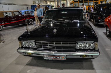 ZIL-114 Sovyet limuzini ülke liderlerine hizmet etmek için kuruldu. 1960 'larda Sovyet otomobil endüstrisinin tüm gelişmiş teknolojileri tasarımda yoğunlaşmıştır.