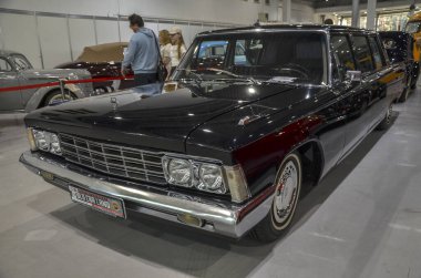 ZIL-114 Sovyet limuzini ülke liderlerine hizmet etmek için kuruldu. 1960 'larda Sovyet otomobil endüstrisinin tüm gelişmiş teknolojileri tasarımda yoğunlaşmıştır.