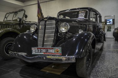 1939 GAZ M-1, savaş öncesi Sovyet yolcu otomobili olup, ön-motorlu, arkadan çekişli ve 3.3L (201 ci) Ford L-head-4 motorlu bir otomobildir.