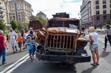 Çoklu roket fırlatma sistemi. Grad, Rus işgalcilerle yapılan savaşlarda Ukrayna silahlı kuvvetleri tarafından yakıldı.