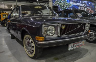 1968 Volvo 142 'nin zamansız zarafetini ve dayanıklılığını tecrübe edin, klasik İskandinav sedanı 1960' ların tasarımı ve İsveç işçiliğinin özüdür.