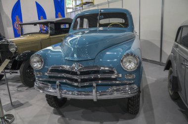 GAZ M-72, 1950 'lerde üretilen Sovyet döneminden kalma bir off-road 4x4 araçtır ve bir yolcu aracının gövdesini tüm tekerden çekiş sistemiyle birleştiren ilk araçlardan biridir.