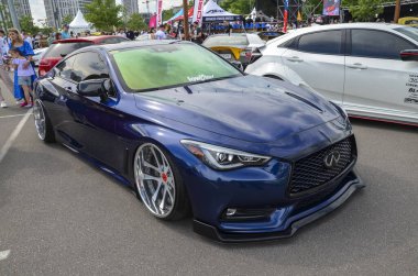 2018 Infiniti Q60, modern lüks ve rafine gücü temsil eden lüks bir coupe. Bu da sürücüleri ayırt etmek için göze çarpan bir seçim.