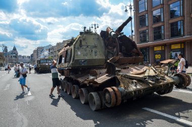 Rusça 152 mm Msta-S (M1990 Çiftliği) itilmiş obüs Haziran 2022 itibarıyla Sumy bölgesindeki çatışmalar sırasında imha edildi.