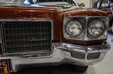 Klasik Oldsmobile Delta 88 'in önü 1970' ler. İkonik 