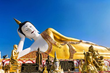 Chiang Mai, Tayland - 18 Aralık 2022 Doi Kham 'ın Chiang Mai Tayland' ın en ünlü ve en önemli tapınağı olduğu firavun.