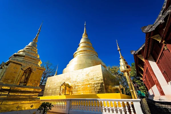 泰国清迈 2022年12月19日 Wat Phra Singh是兰纳河历史上的一项重要措施 既然庙宇是无价之宝 清迈兰娜 — 图库照片