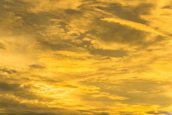 Mesmerizing Golden Hour Krásná Zlatooranžová Večerní Obloha Thajsku — Stock fotografie