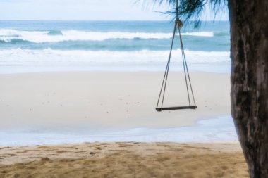 Tayland sahilinde boş salıncak.