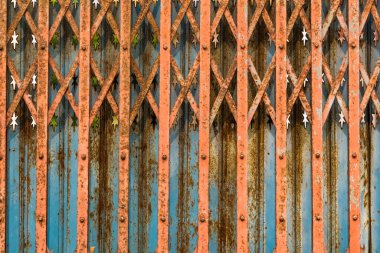 Paslı çelik kapı arka planı..