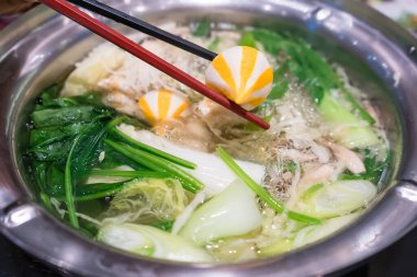 Lokantalar sebze ve köfte dolu bir tencerenin tadını çıkarıyor.