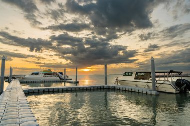 Chonburi, Tayland - 27 Mayıs 2024: Akşam Şafağı Yat Chonburi, Tayland